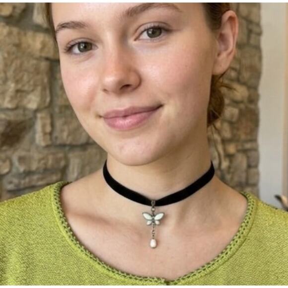 Handmade Jewelry - Handmade Black Velvet Choker Necklace with Dragonfly Pendant